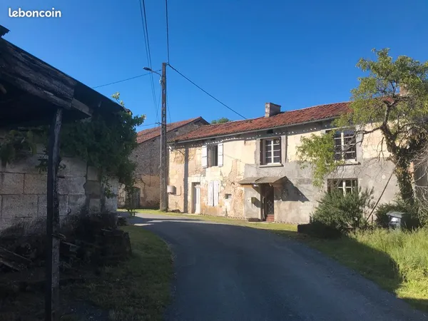 Maison en pierre ≈170 m² + dépendances - Périgord Vert