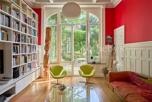 Maison 9 pièces 320 m²