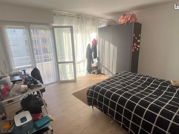 Chambre meublée à Nantes dans une colocation