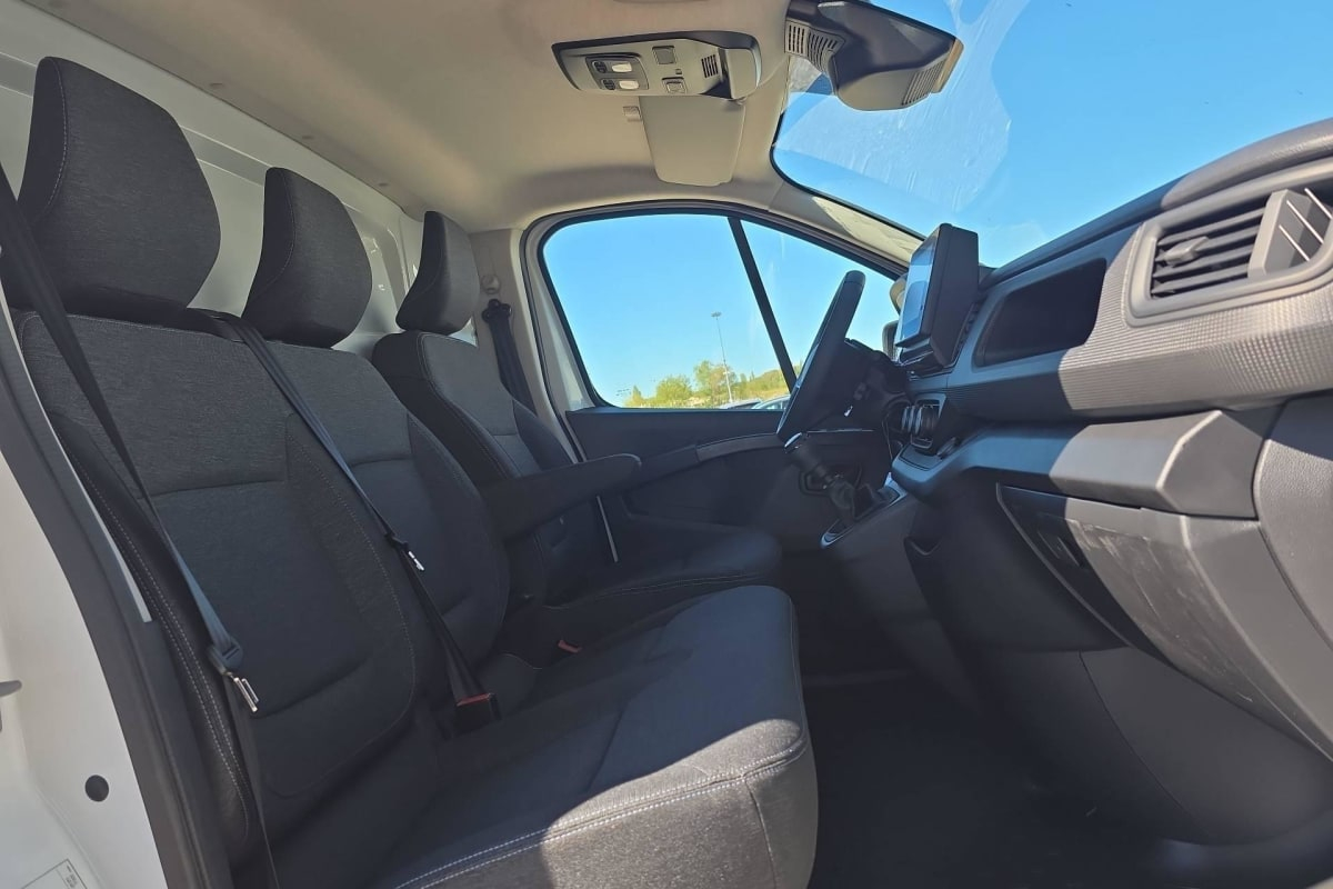 Renault TRAFIC FOURGON — photo 9