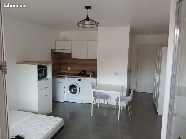 Studio meublé 24 m² à louer 710 CC LYON 7