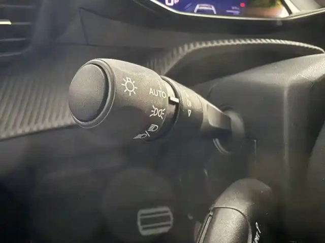 Peugeot 208 electrique 156ch 54 kwh — photo 25