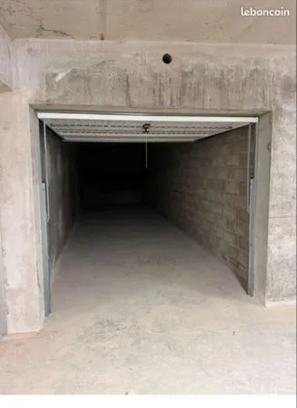 Garage double 27 m2 residence sécurisée