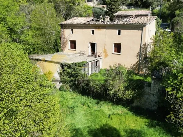 À vendre Ensemble immobilier à fort potentiel dans un cadr
