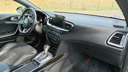 Kia ProCeed 1.4 T-GDi 140 DCT7 - GT Line Premium – 2019 – 112000 km – Essence – Boîte Automatique — photo 55