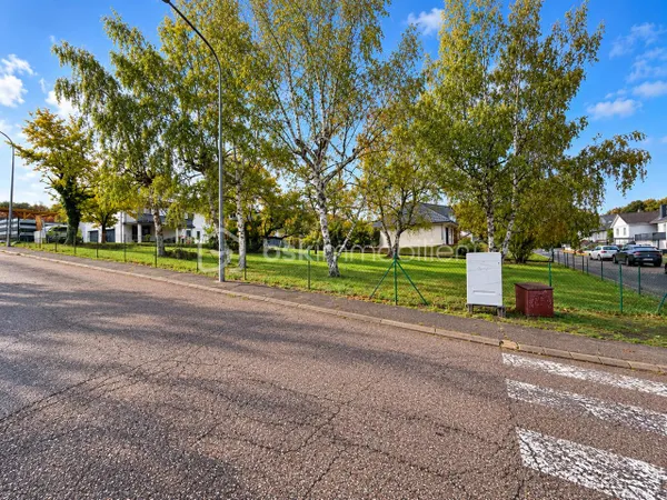 Terrain 708 m²