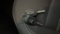 Dacia Sandero 1.0 TCe 90ch Confort -22 — photo 9