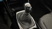 Peugeot 2008 1.2 PureTech 100ch S&S Allure — photo 29