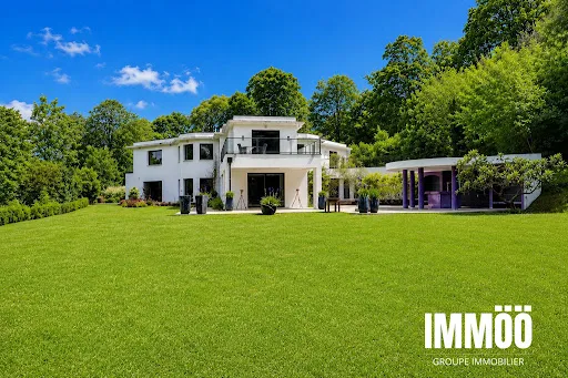 Maison 10 pièces 444 m²