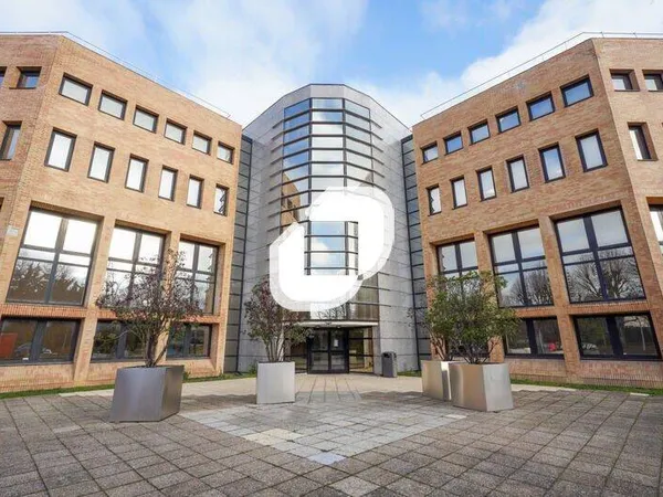 Bureaux 963 m²