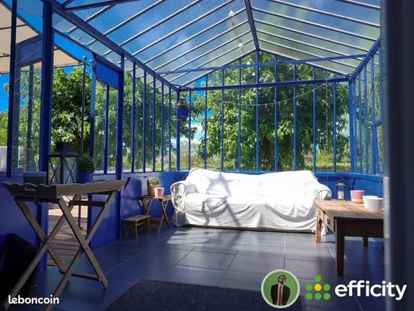 Villa 9 pièces 230 m²