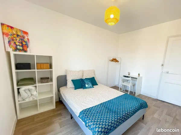 Chambre privée dans 92m2