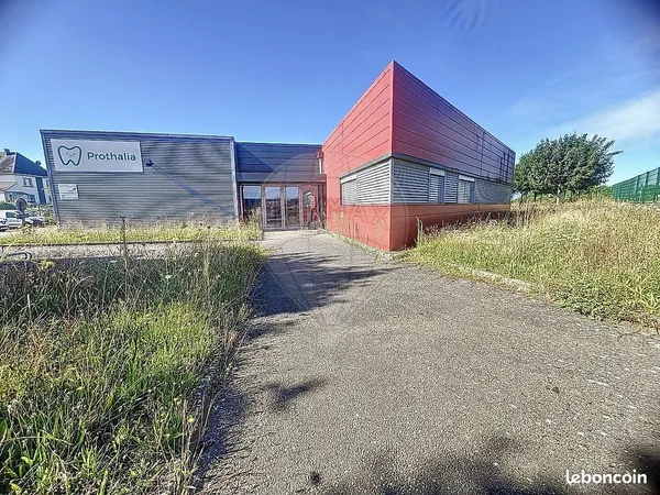 Bureaux 594 m²