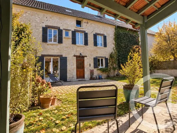 Maison 9 pièces 260 m²