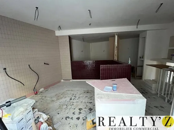 Boutique 2 pièces 65 m²