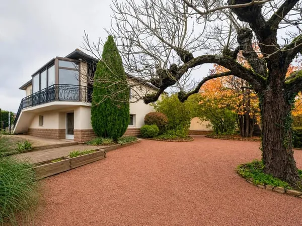 Spacieuse maison 8 pièces avec jardin - 17 mn de la gare, à pied