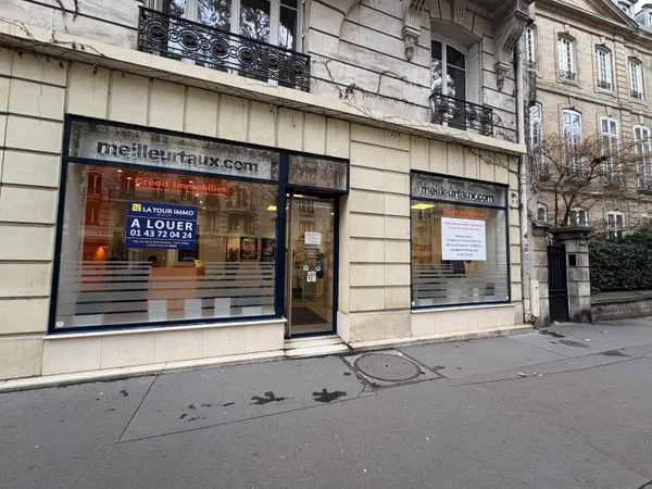 Boutique 2 pièces 100 m²