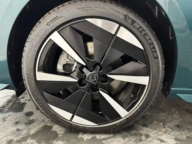 Peugeot 308 electrique 55 kwh 156ch — photo 21