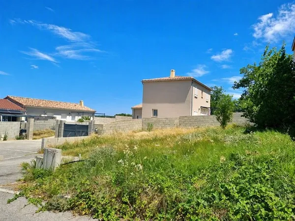 Terrain 226 m²