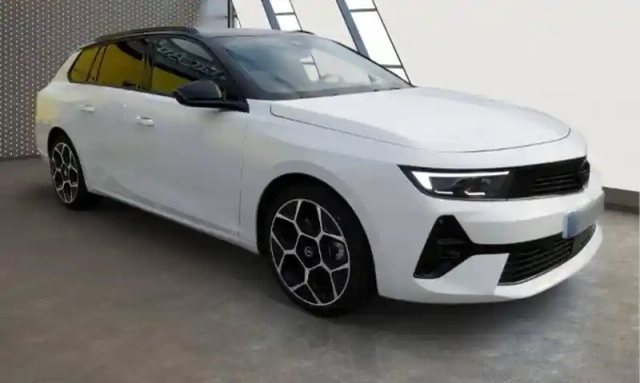 Opel Astra sports tourer 1.2 turbo hybride 136 ch e-dct6 — photo 1