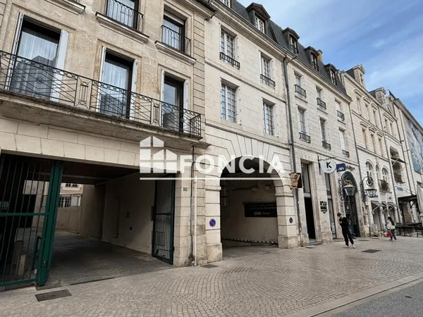 PLATEAU - Stationnement rue Carnot