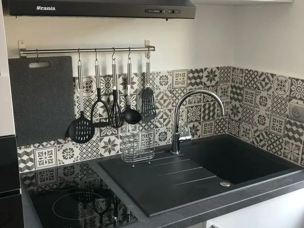 Studio 28 m2 meublé rénover avec balcon