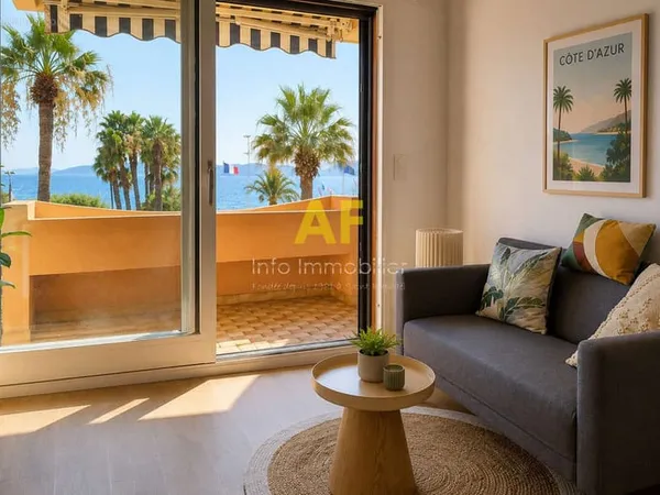 Saint-Raphaël : appartement BORD DE MER VUE MER
