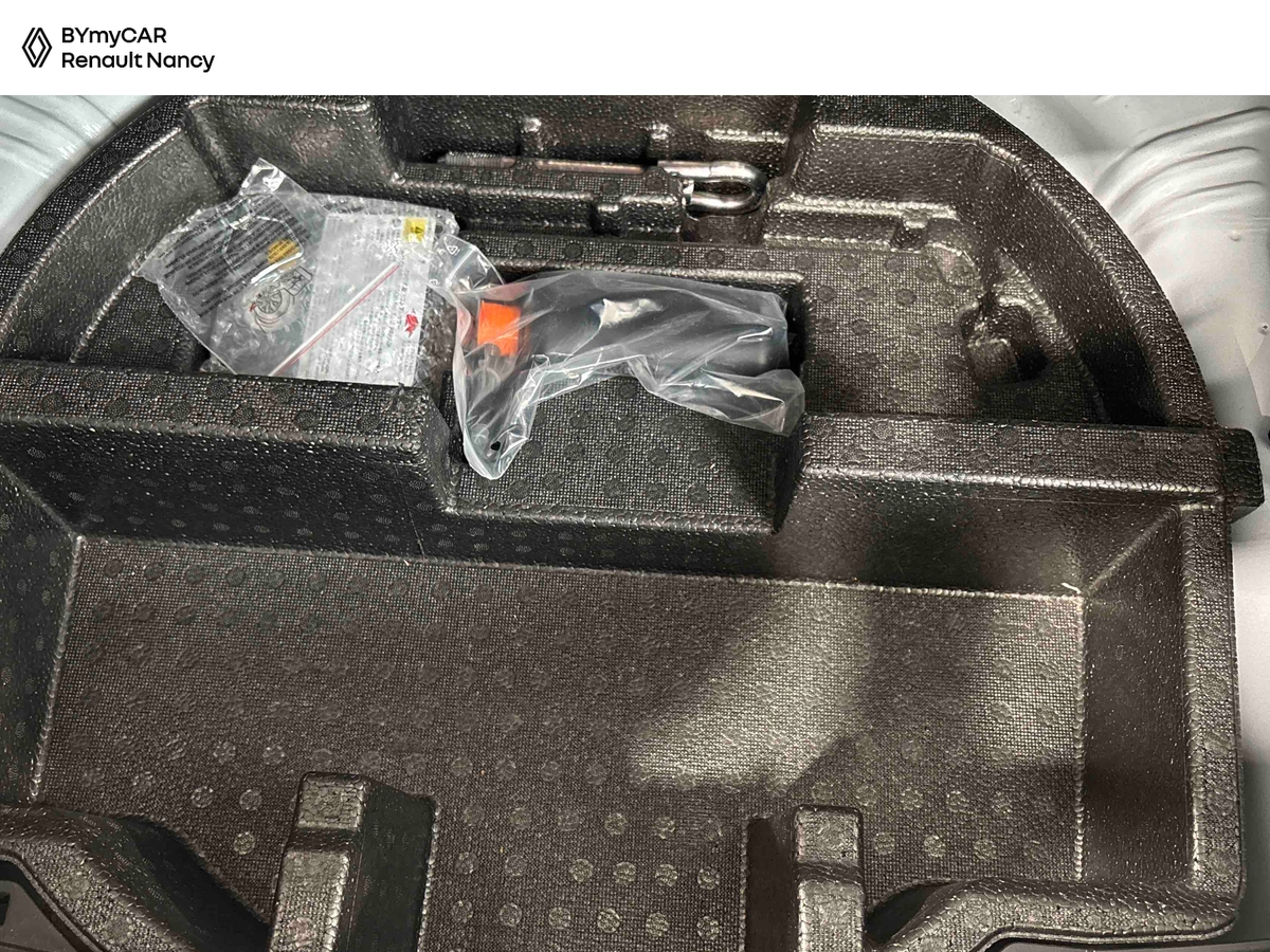 Toyota Yaris 70 VVT-i — photo 15