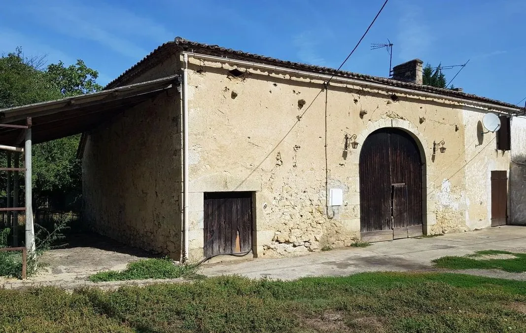 Photo 1