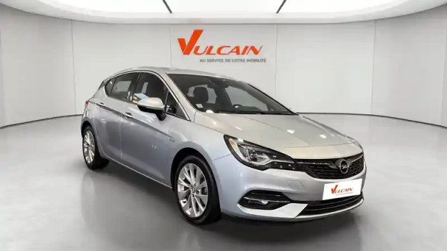 Opel Astra 1.2 turbo 130 ch bvm6 — photo 9