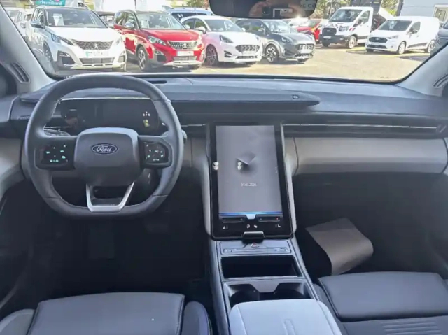 Ford Explorer 170ch standard range 52kwh pack premium rwd — photo 3