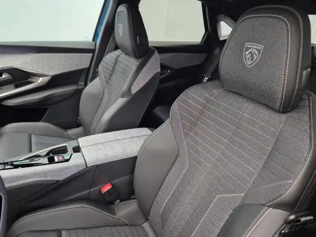 Peugeot 3008 hybrid 145 e-dcs6 — photo 9