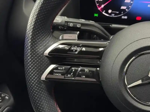 Mercedes Gla 200 d amg line — photo 20