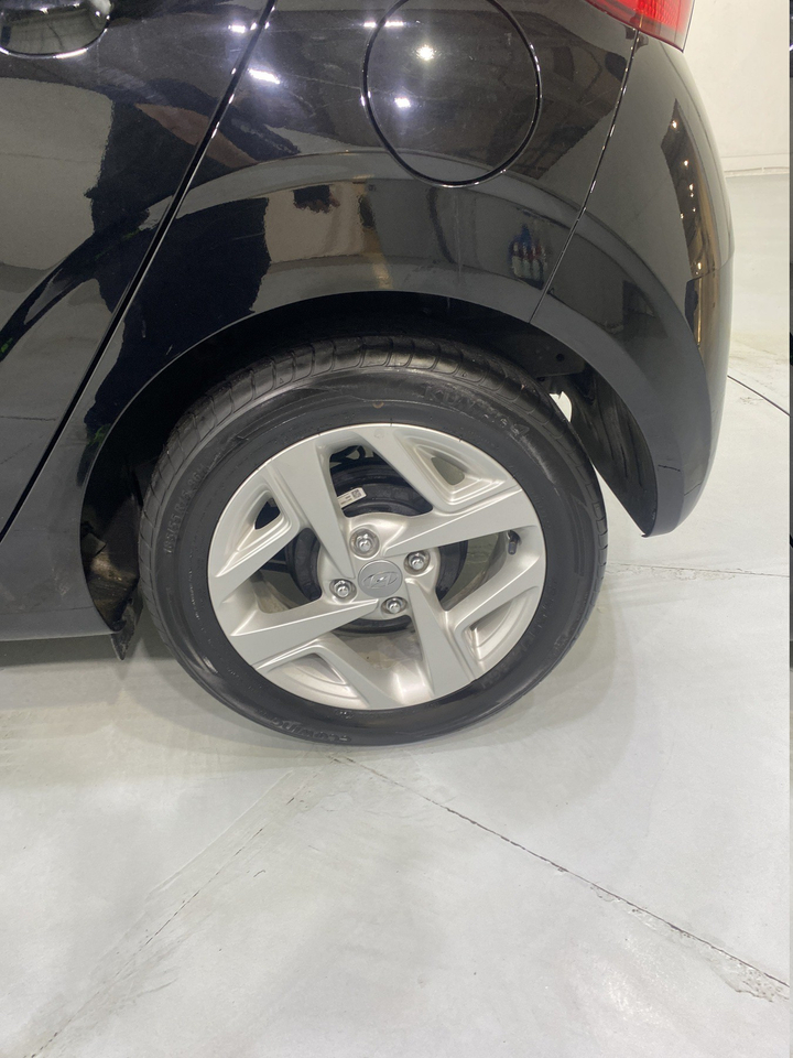 Hyundai i10 — photo 33