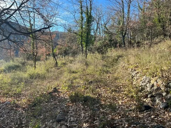 Terrain 1830 m²