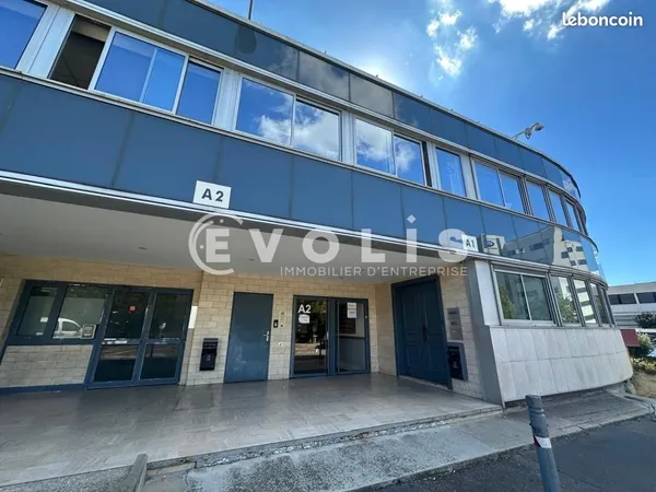 Bureaux 833 m²