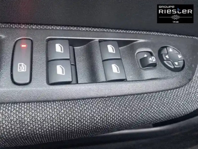 Peugeot 208 electrique 50 kwh 136ch — photo 32