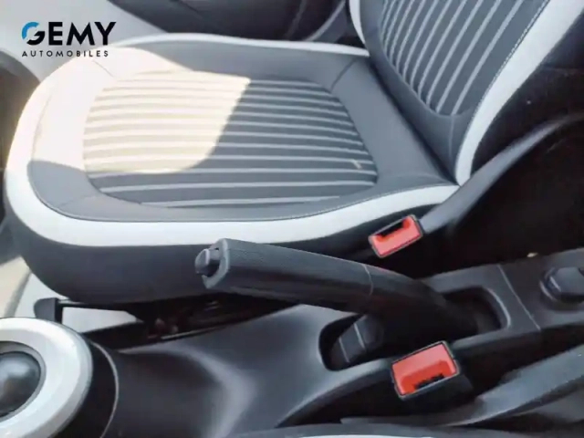 Renault Twingo iii e-tech — photo 18