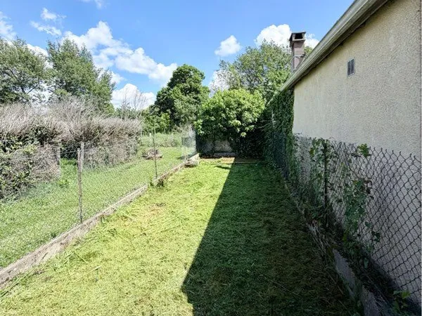 🏡 Coutras - 2 garages + potentiel habitation - réseaux en place