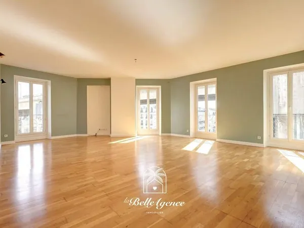 Appartement 3 pièces 107 m²