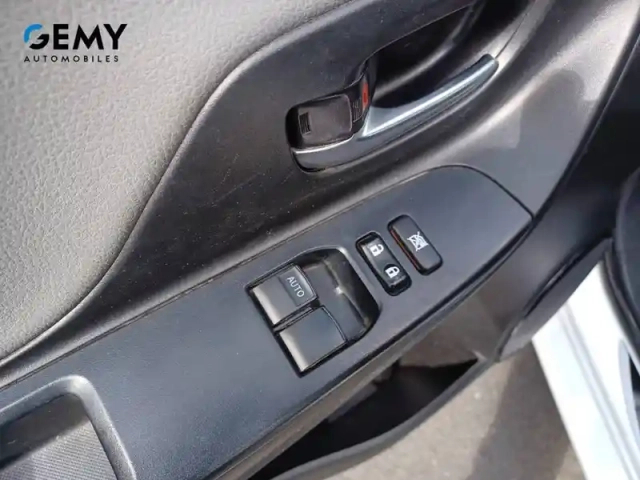 Toyota Yaris 110 vvt-i — photo 12