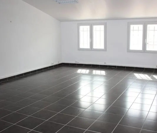 Local de 86 m² à louer