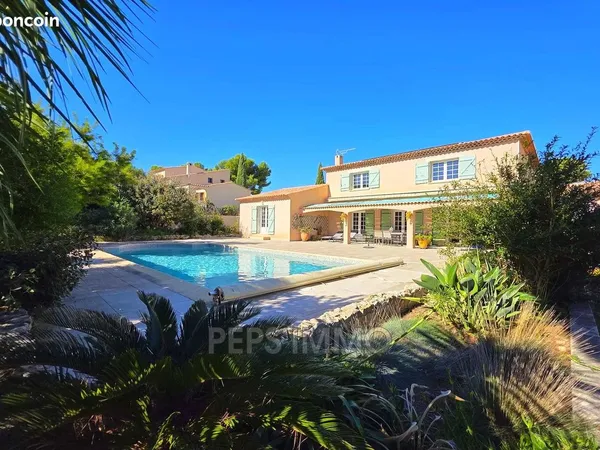 Maison 6 pièces 226 m²