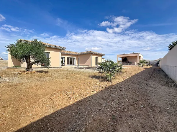 PARAZA ? PROPRIÉTÉ D'EXCEPTION AUX PRESTATIONS REMARQUABLES ? 126 m² HABITABLES ? TERRAIN D'ENVIRON 