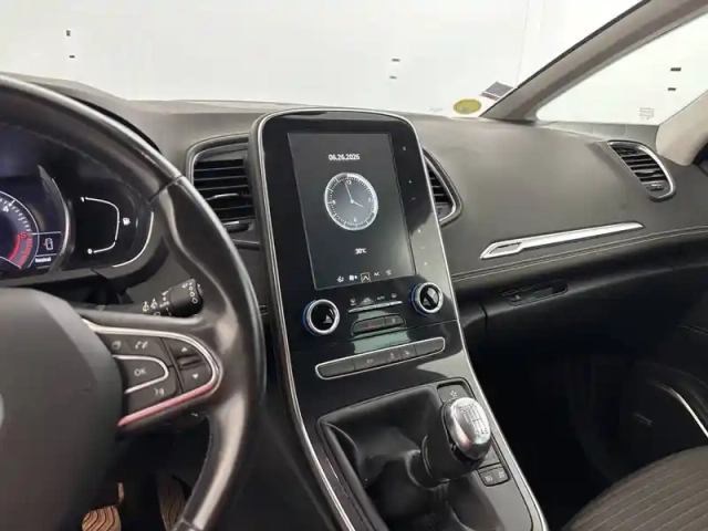 Renault Scenic blue dci 150 — photo 21