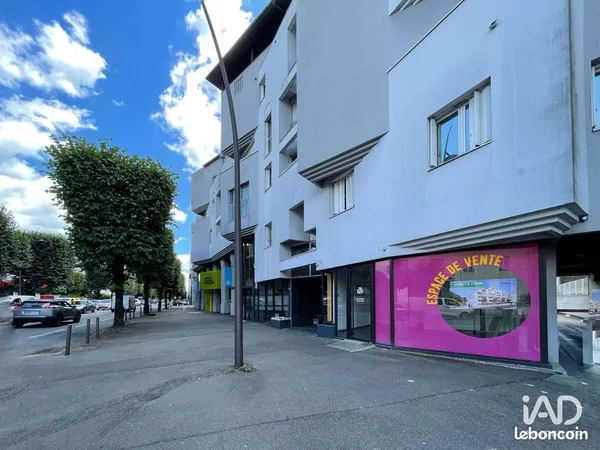 Bureaux 1425 m² PAU