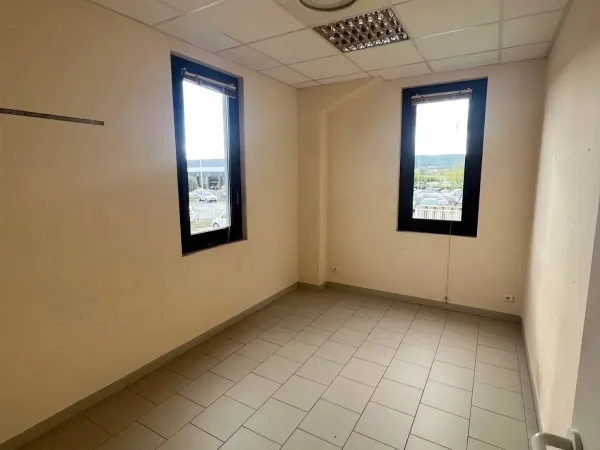 Bureaux 5 pièces 90 m²