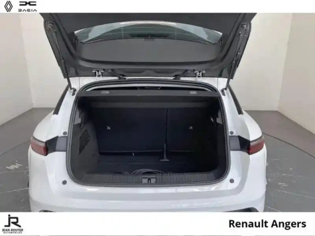Renault Megane e-tech electric ev40 130ch equilibre standard charge — photo 7