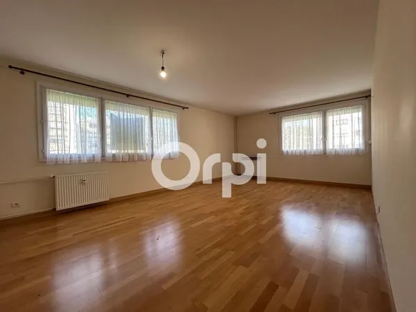Douai appartement 3 chambres avec parking privé