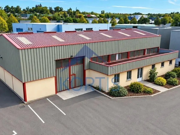 Local industriel 793 m²